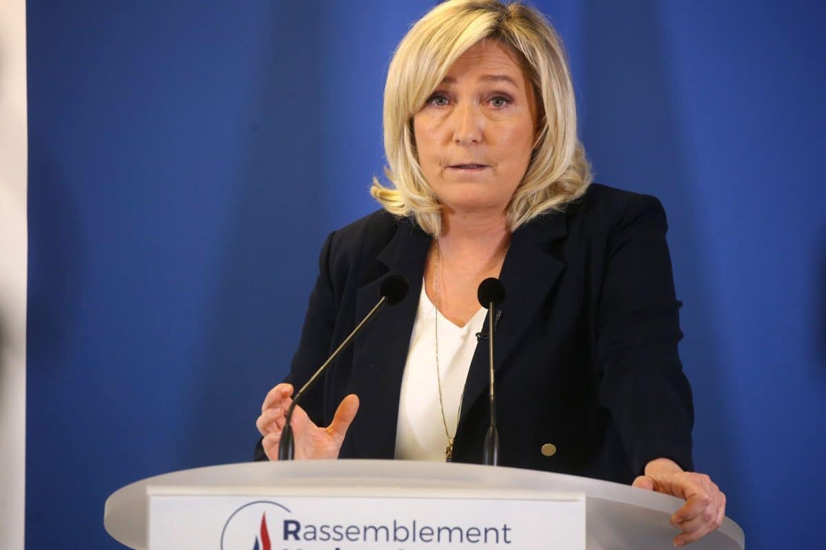Présidentielle 2022 : Marine Le Pen en déplacement en Isère dévoile les points de son programme sur les questions de la retraite, des péages, de la redevance télé et de l'écologie !