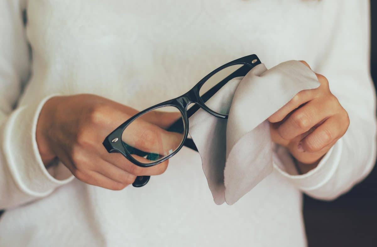 Santé et bien être, comment bien nettoyer vos lunettes pour les garder en bonne forme?