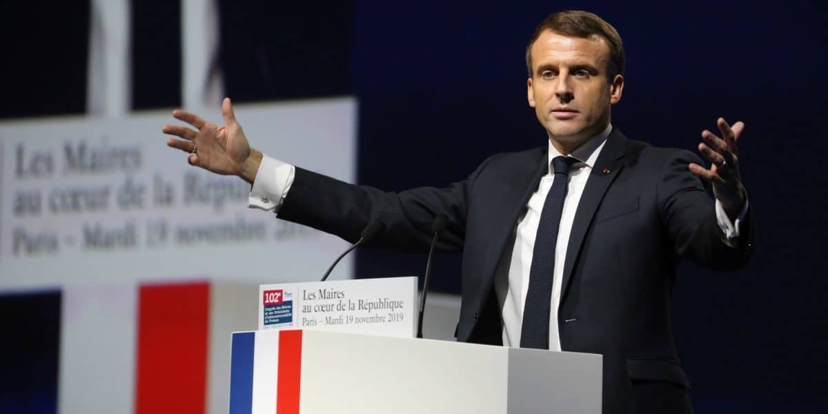 Avant les joutes présidentielles, Emmanuel Macron n’est pas tendre avec les maires de France !
