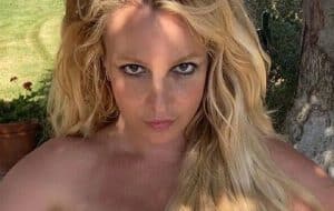 PHOTO : Britney Spears pose seins nus, son nouveau look révélé !