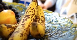 Une banane trop mûre - Source : YouTube