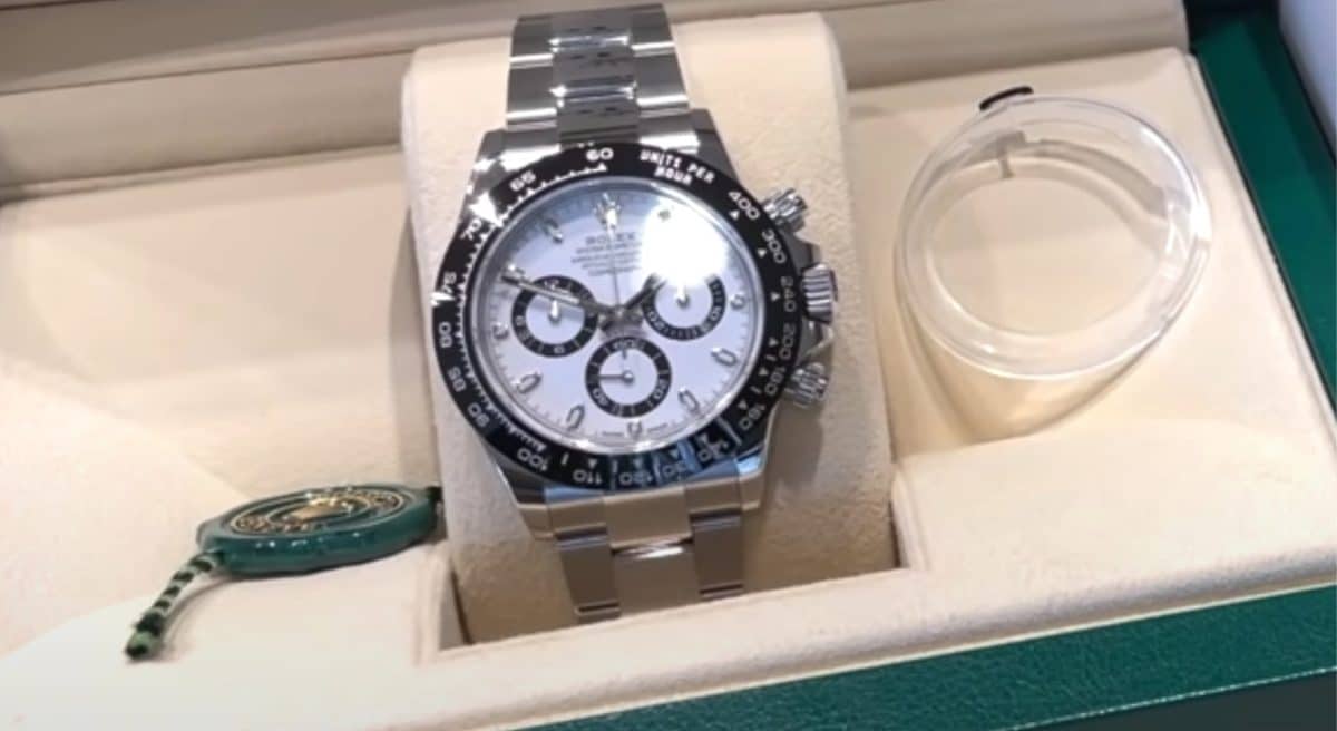 Une montre Rolex - Source : YouTube